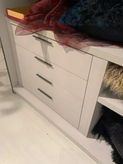 Scopri l'armadio Crystal Novamobili con ante scorrevoli a prezzi scontati!