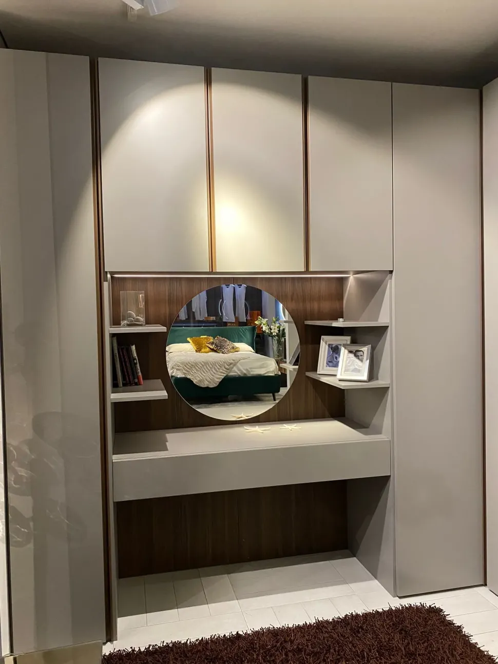 Scopri l'armadio Orme a 8 ante in Offerta Outlet. Un'occasione imperdibile!