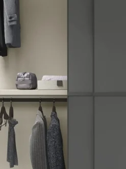 scopri l'armadio Rail Colombini Casa con ante scorrevoli scontato!