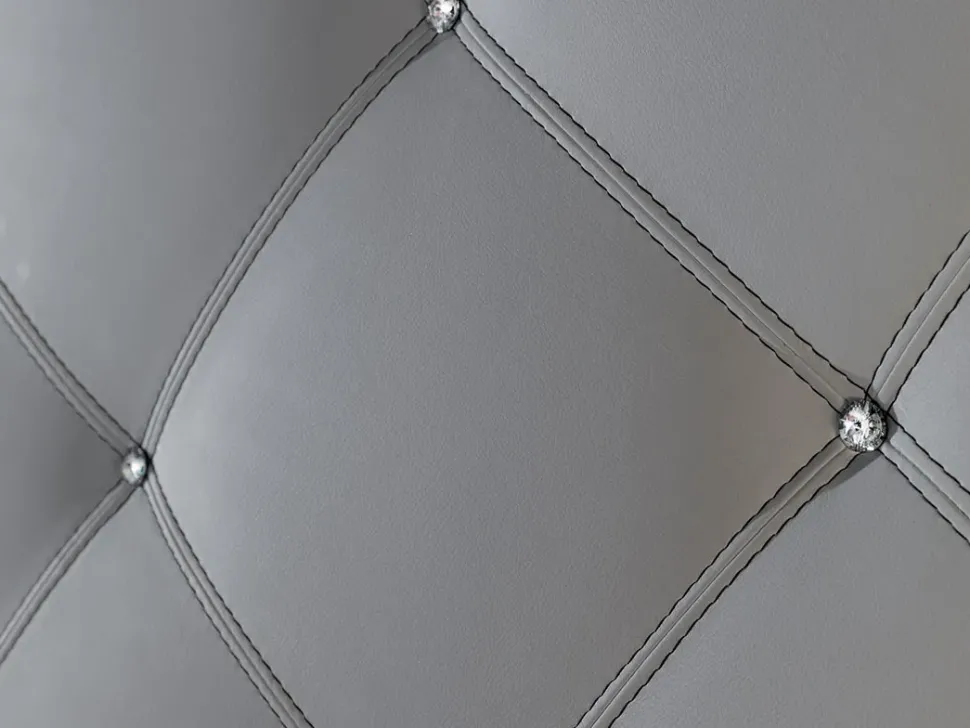 Scopri lo sconto del 33% sull'elegante letto Crystal di Artigianale.