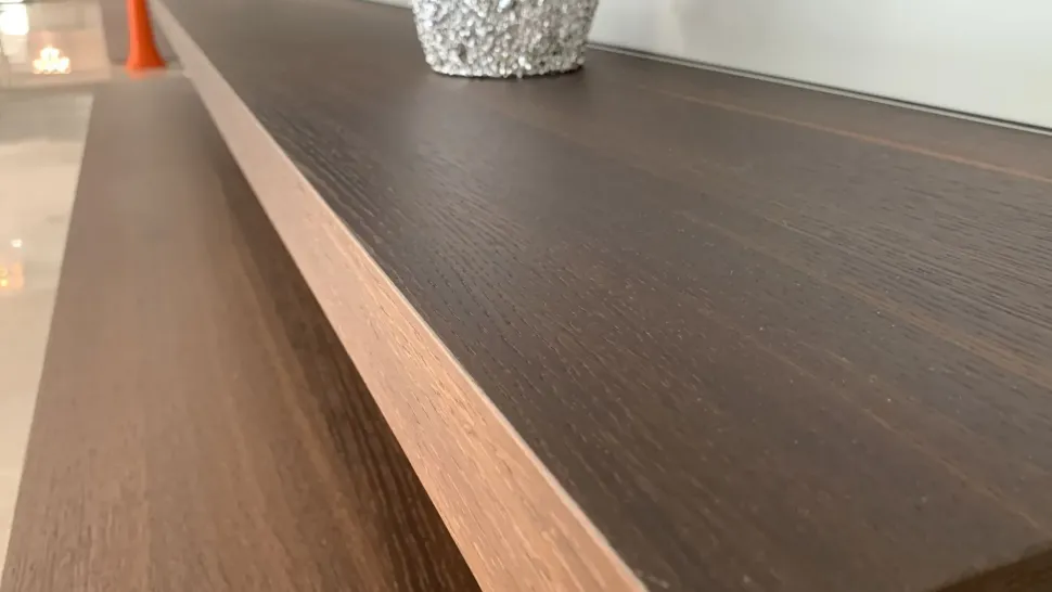 Scopri l'Offerta Outlet del Soggiorno Lampo di Sangiacomo, in laccato opaco. Un'idea di stile per l'architetto.