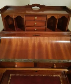 Scrivania d'antiquariato in stile neoclassico a prezzo Outlet