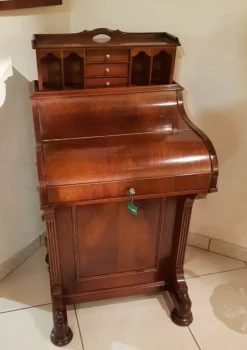 Scrivania d'antiquariato in stile neoclassico a prezzo Outlet