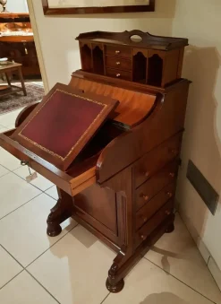 Scrivania d'antiquariato in stile neoclassico a prezzo Outlet