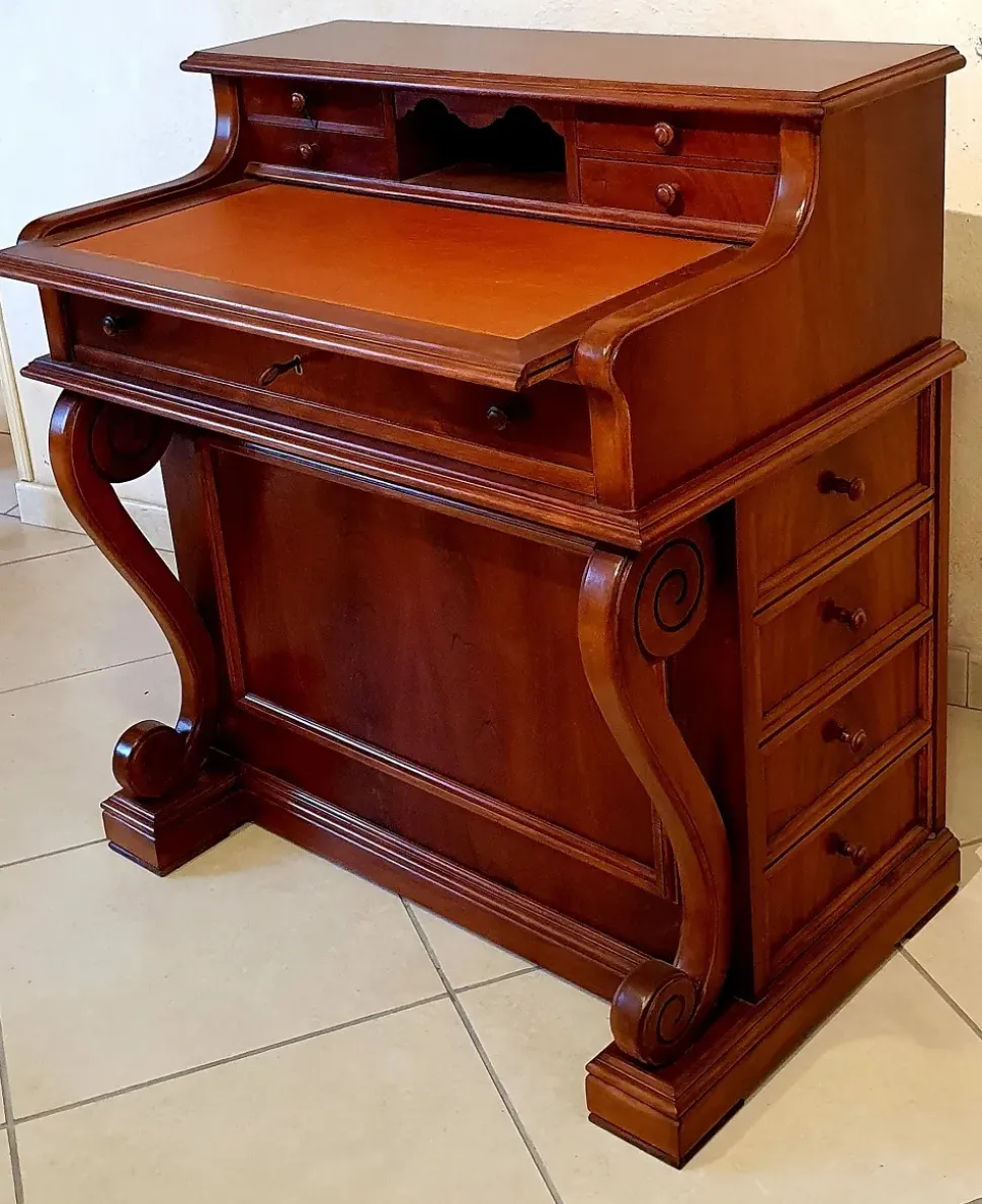 Scrivania d'antiquariato in legno a prezzo Outlet