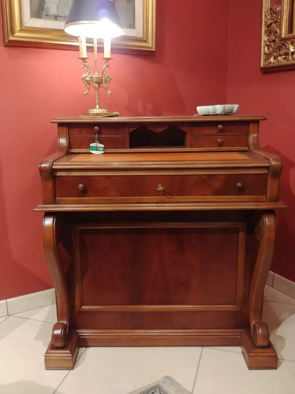 Scrivania d'antiquariato in legno a prezzo Outlet