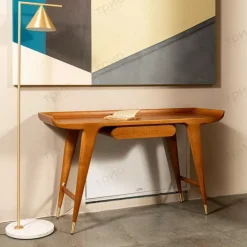 Scrivania direzionale D.847.1 di Molteni & c: richiedi il prezzo riservato