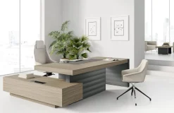 Scrivania direzionale in legno Direzionale jera con allungo su mobile di servizio a marchio Las mobili in offerta