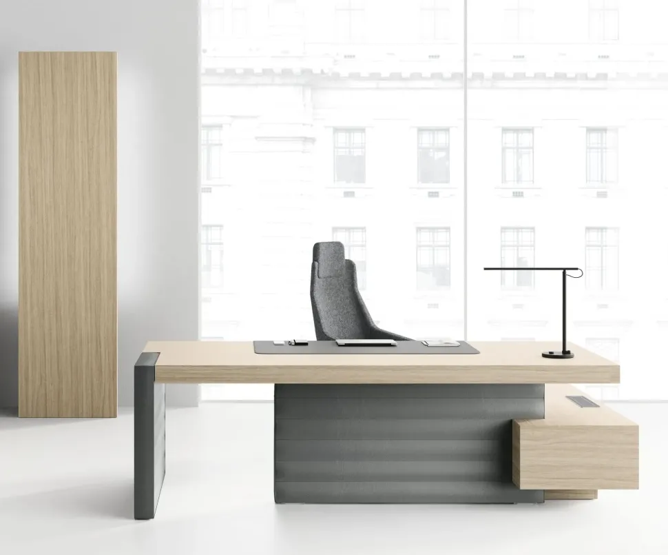 Scrivania direzionale in legno Direzionale jera con allungo su mobile di servizio a marchio Las mobili in offerta