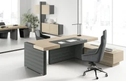 Scrivania direzionale in legno Direzionale jera con allungo su mobile di servizio a marchio Las mobili in offerta