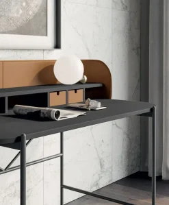 Scrivania direzionale in pelle Supernova * a marchio Dall'agnese con forte sconto