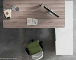 Scrivania direzionale in legno Scrivania rhea direzionale con sedia a marchio Flycom a prezzi convenienti