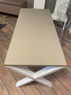 Scrivania direzionale in legno Cross a marchio Granzotto con forte sconto