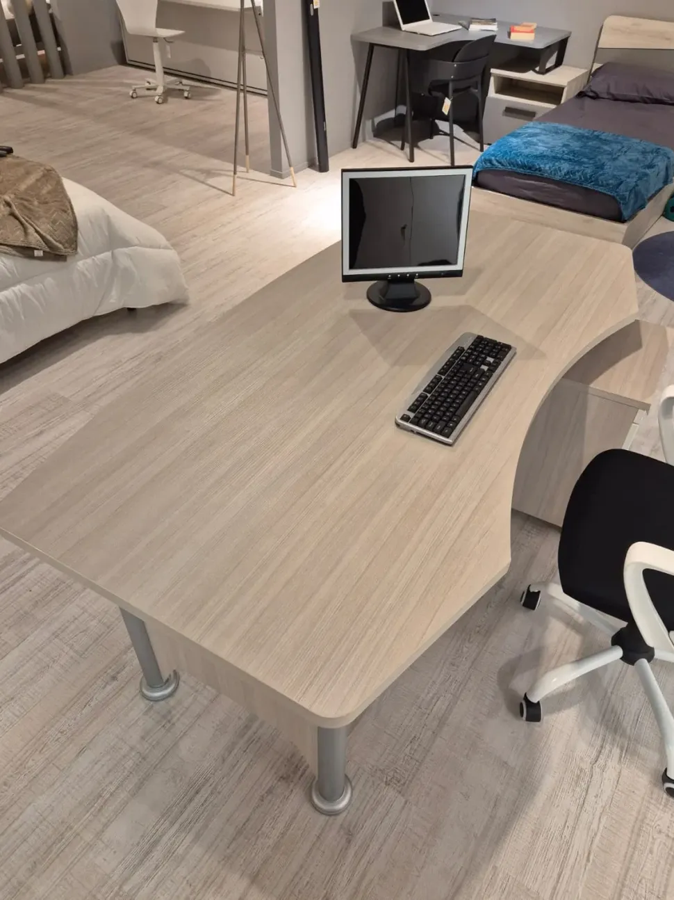 Scrivania direzionale in altro Kronos a marchio Zg mobili a prezzi convenienti