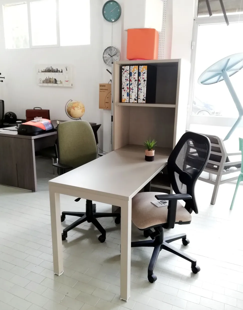 Scrivania direzionale in legno Luca - postazione home office con sedia Las mobili a prezzi convenienti