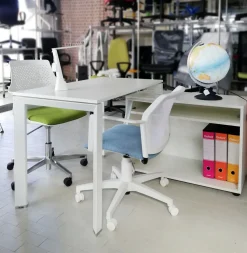 Scrivania direzionale in legno Andrea - postazione home officecon sedia a marchio Las mobili a prezzi convenienti