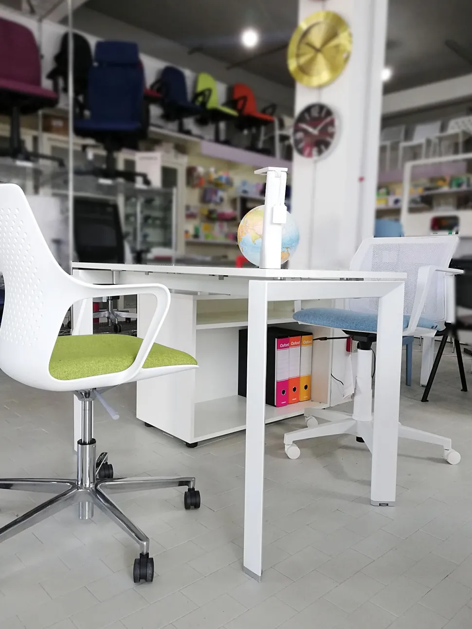 Scrivania direzionale in legno Andrea - postazione home officecon sedia a marchio Las mobili a prezzi convenienti