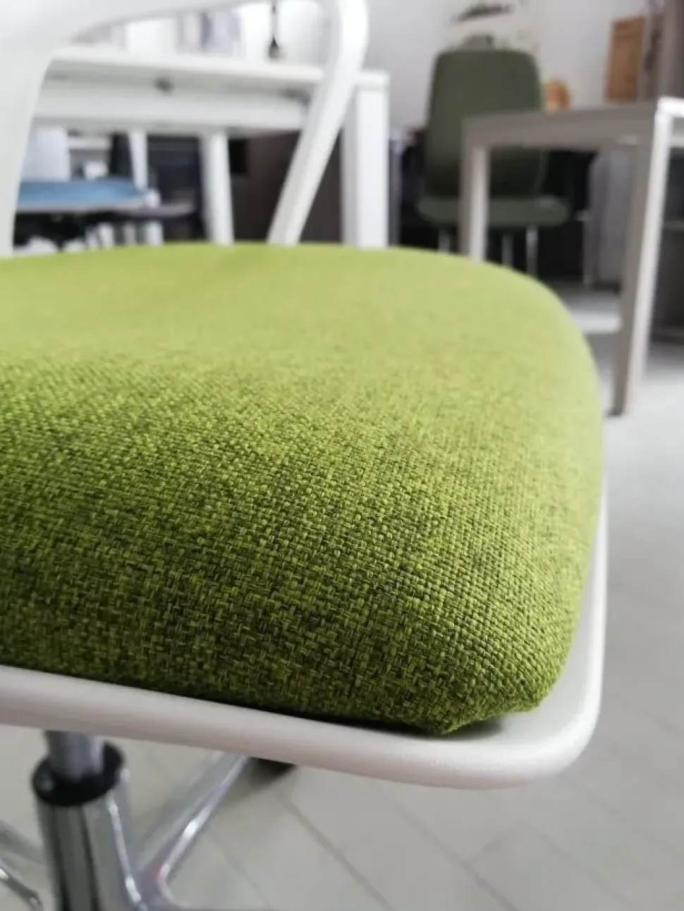 Scrivania direzionale in legno Andrea - postazione home officecon sedia a marchio Las mobili a prezzi convenienti