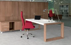 Scrivania direzionale modello Scrivania direzionale forma e mobiletto in legno ad un prezzo vantaggioso