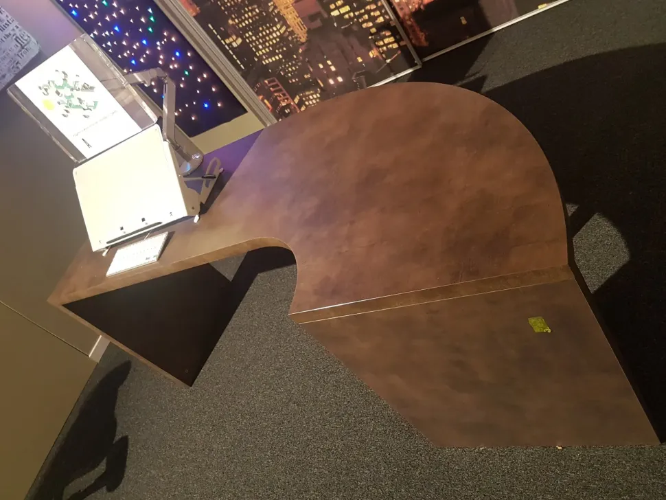 Scrivania Falma Italia in legno a prezzo Outlet.