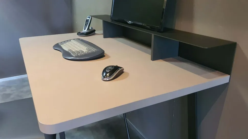 Scrivania in metallo Atlante Tomasella in offerta