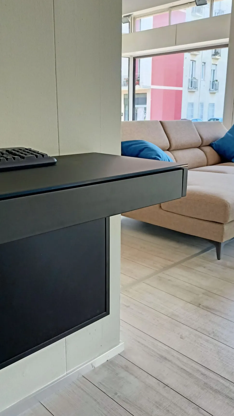 Scrivania modello Consolle estraibile Ponti terenghi in OFFERTA OUTLET