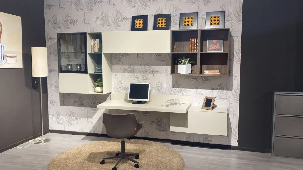 Scrivania Office in in plastica Cinquanta3 a prezzo Outlet