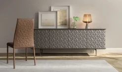 Sedia Blitz plus da soggiorno realizzata in ecopelle scontata del 45%