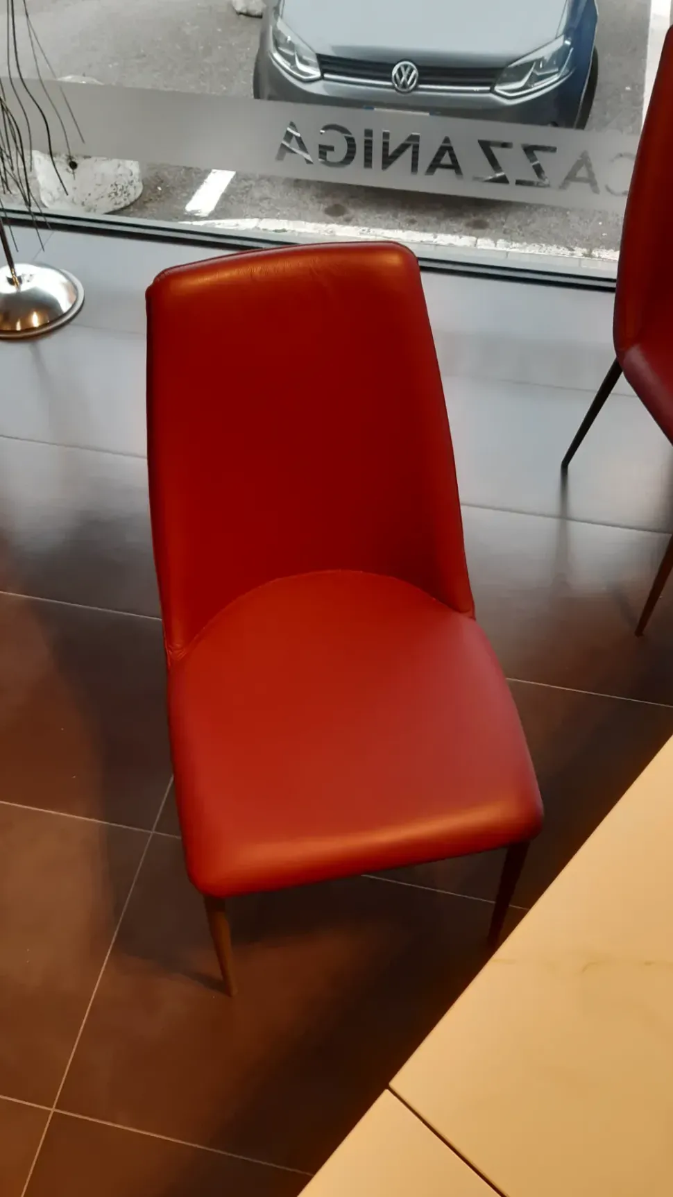 Sedia Branch da soggiorno realizzata in pelle scontata del 40%