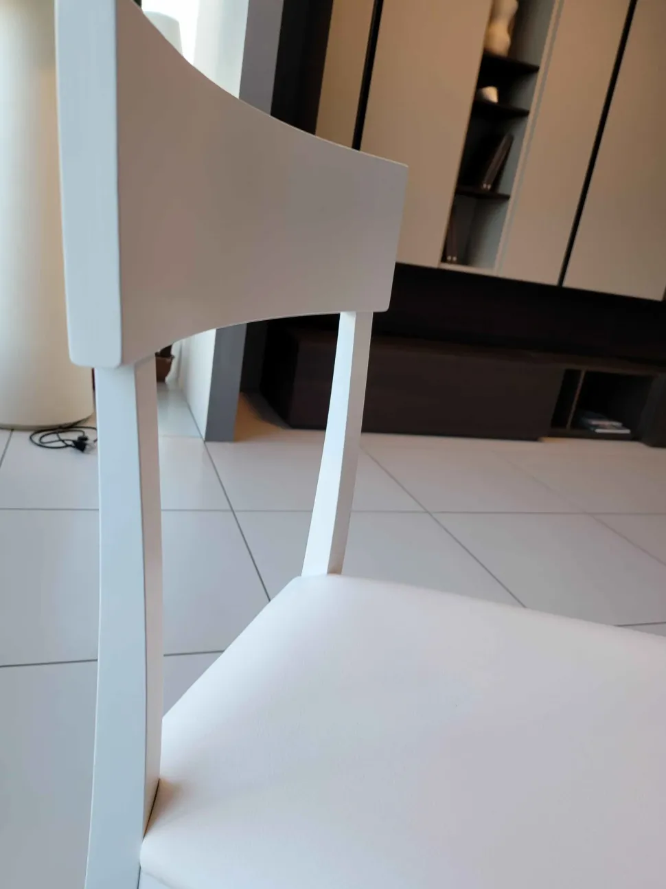 Sedia Brian da cucina realizzata in ecopelle scontata del 76%