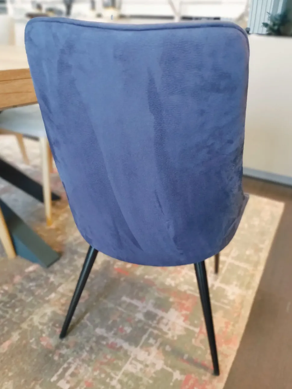 Sedia Caper da soggiorno realizzata in pelle scontata del 45%