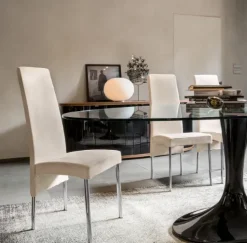 Sedia Charonne da soggiorno realizzata in pelle scontata del 30%