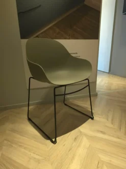 Sedia con braccioli 2 sedie academy ac connubia spedibili  di Collezione esclusiva a prezzo scontato