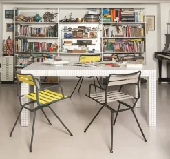 Sedia con braccioli Dan poltrona nera di Zanotta a prezzo Outlet