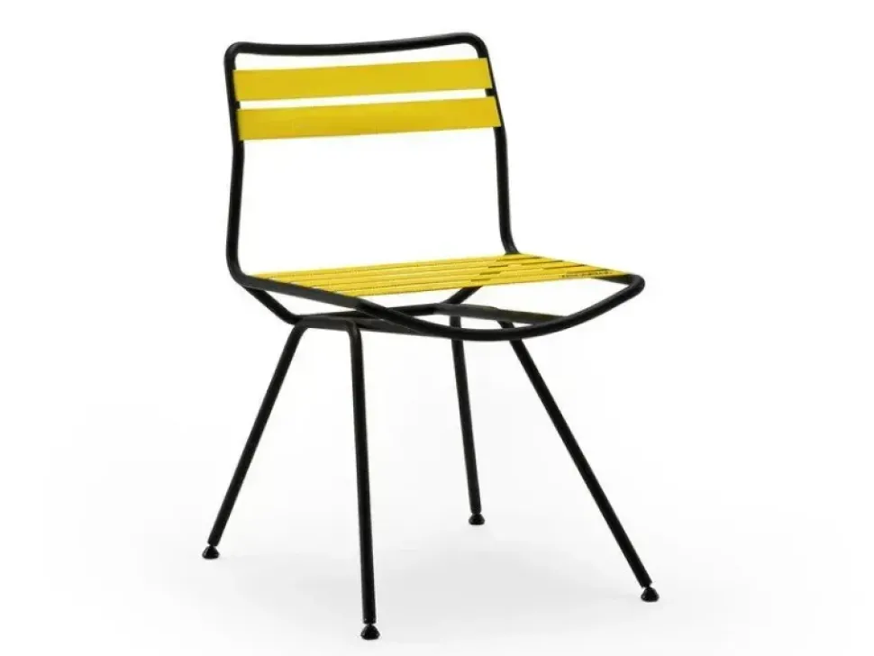 Sedia con braccioli Dan poltrona nera di Zanotta a prezzo Outlet