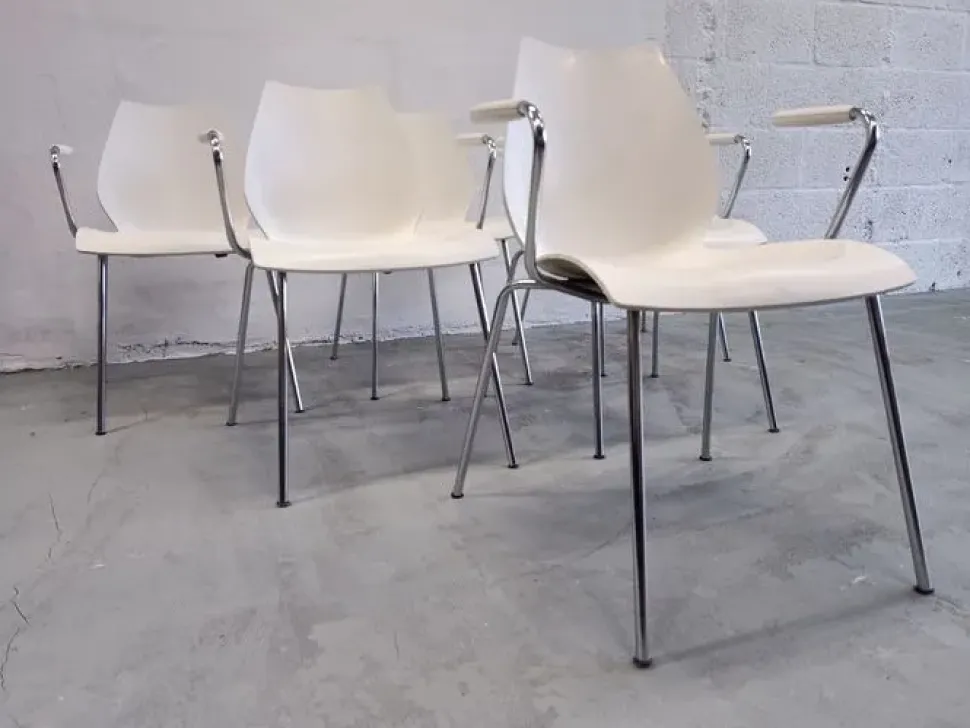 Sedia con braccioli Maui di Kartell a prezzo scontato