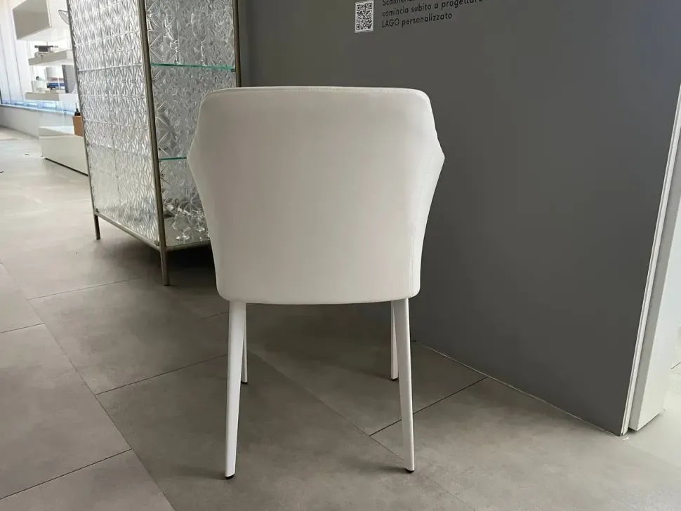 Sedia con braccioli modello Carmen a prezzo riservato