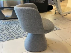 Sedia con braccioli modello Flair o' a prezzo riservato