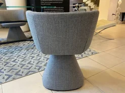 Sedia con braccioli modello Flair o' a prezzo riservato