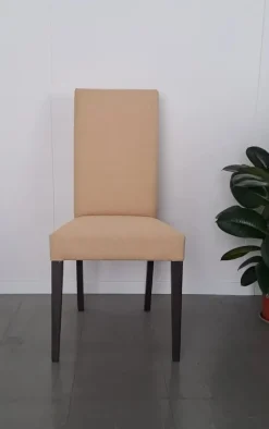 Sedia con schienale alto Diletta w di Artigianale a prezzo scontato