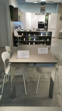 Sedia con schienale alto Holahoop di Veneta cucine a prezzo scontato