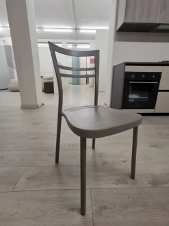 Sedia da cucina realizzata in plastica N?4 sedie mod. go di Connubia