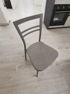 Sedia da cucina realizzata in plastica N?4 sedie mod. go di Connubia