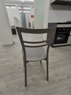 Sedia da cucina realizzata in plastica N?4 sedie mod. go di Connubia
