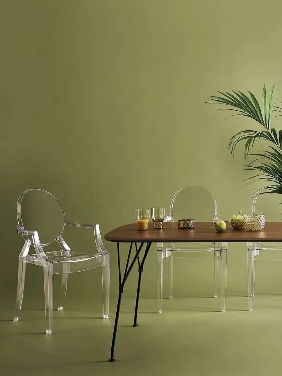 Sedia da soggiorno realizzata in plastica Louis ghost di Kartell