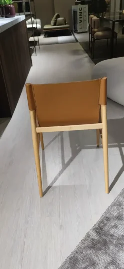 Sedia da soggiorno Voyage Porro a prezzo Outlet