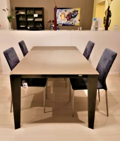 Sedia di Ingenia modello Kendra da soggiorno in offerta -30%