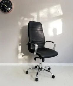 Sedia direzionale Beta direzionale cromata in ecopelle Collezione esclusiva a prezzo scontato