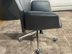 Sedia direzionale Downtown president Poltrona frau a prezzo scontato