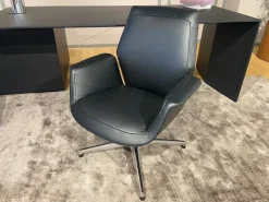 Sedia direzionale Downtown visitor di Poltrona frau: richiedi ora il prezzo riservato